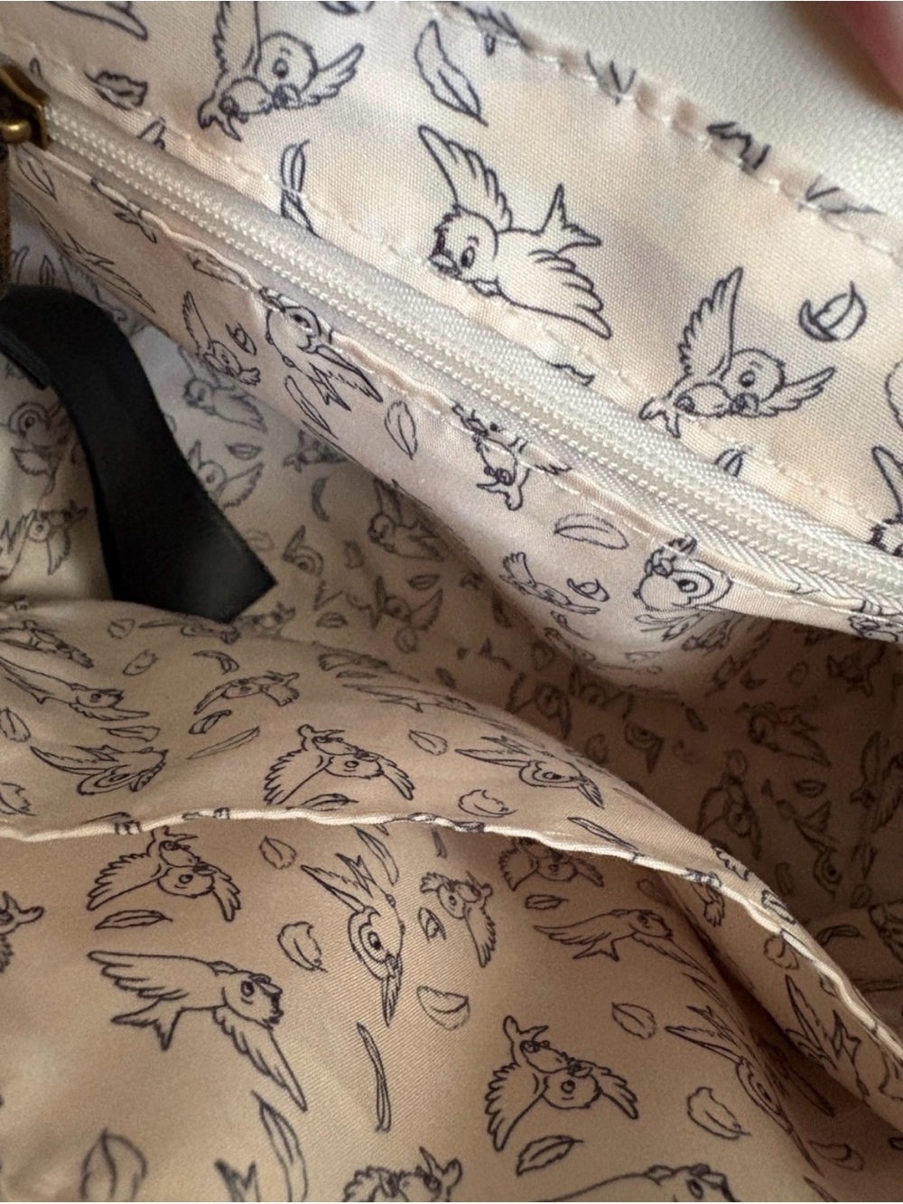 Loungefly SnowWhite Dwarfs Crossbody Purse - Picture 3 of 3